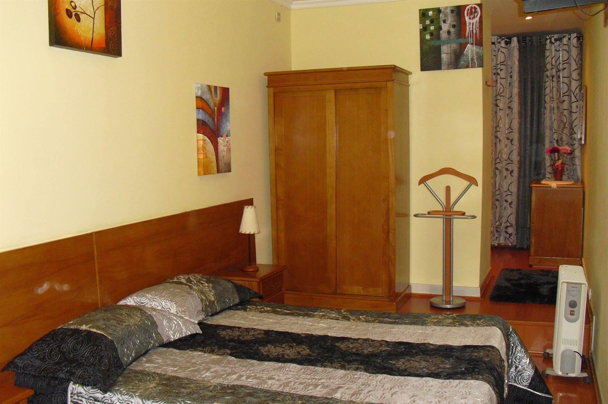 Residencial Sol Da Nave Hotell OOporto Exteriör bild